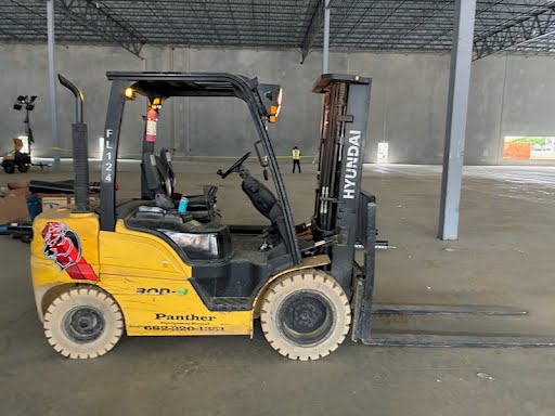 Hyundai forklift — Panther Equipment Rental Fort Worth TX
